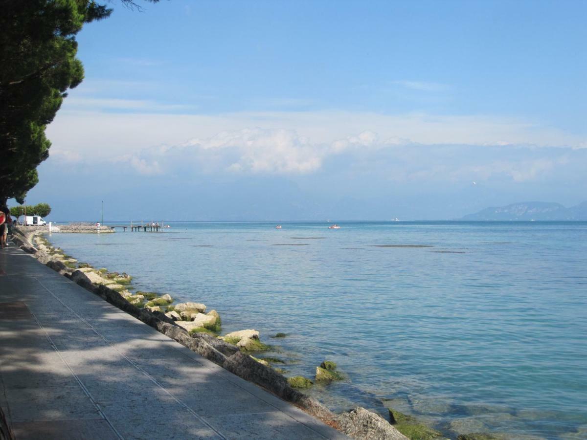 Appartamento La Madonnina Di Cathy Peschiera del Garda Exterior photo